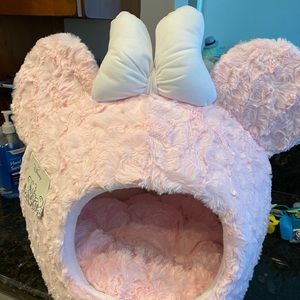 NWT Disney Minnie Cat/Dog Bed